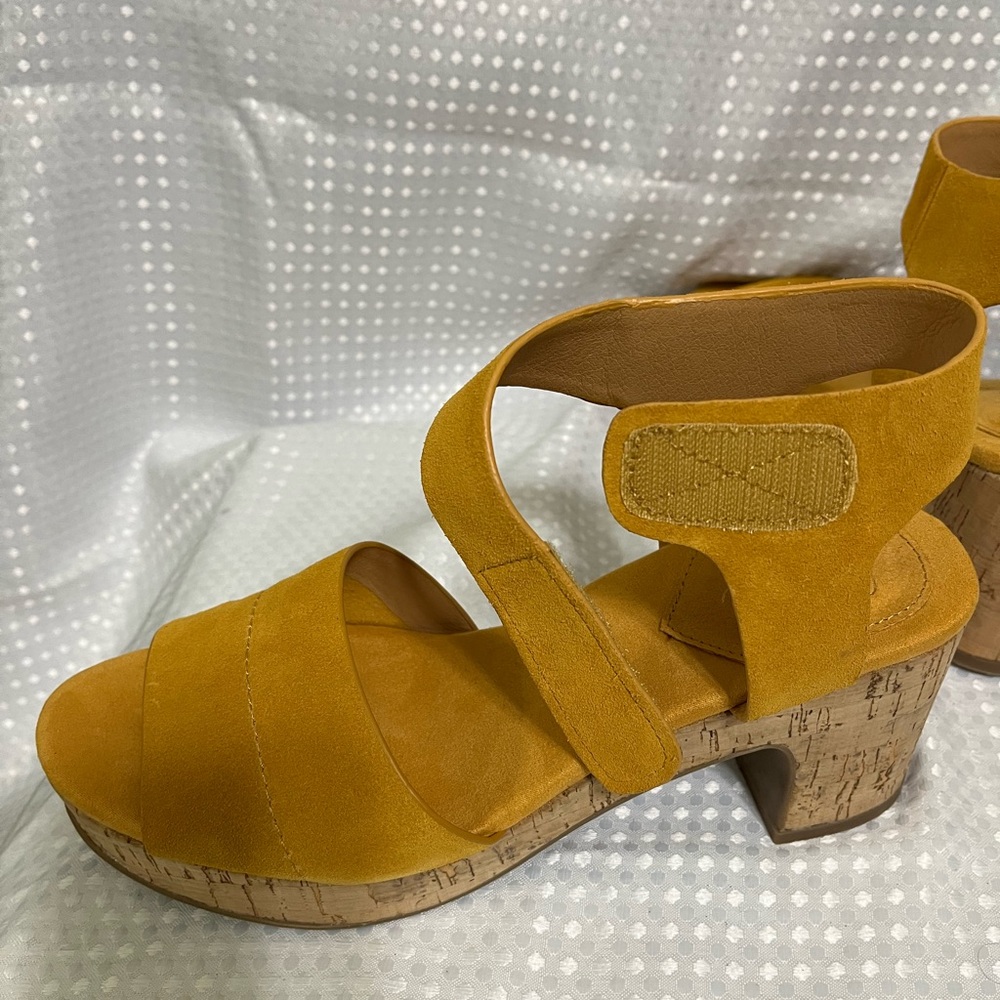 Platform sandals - Picture 2 of 5